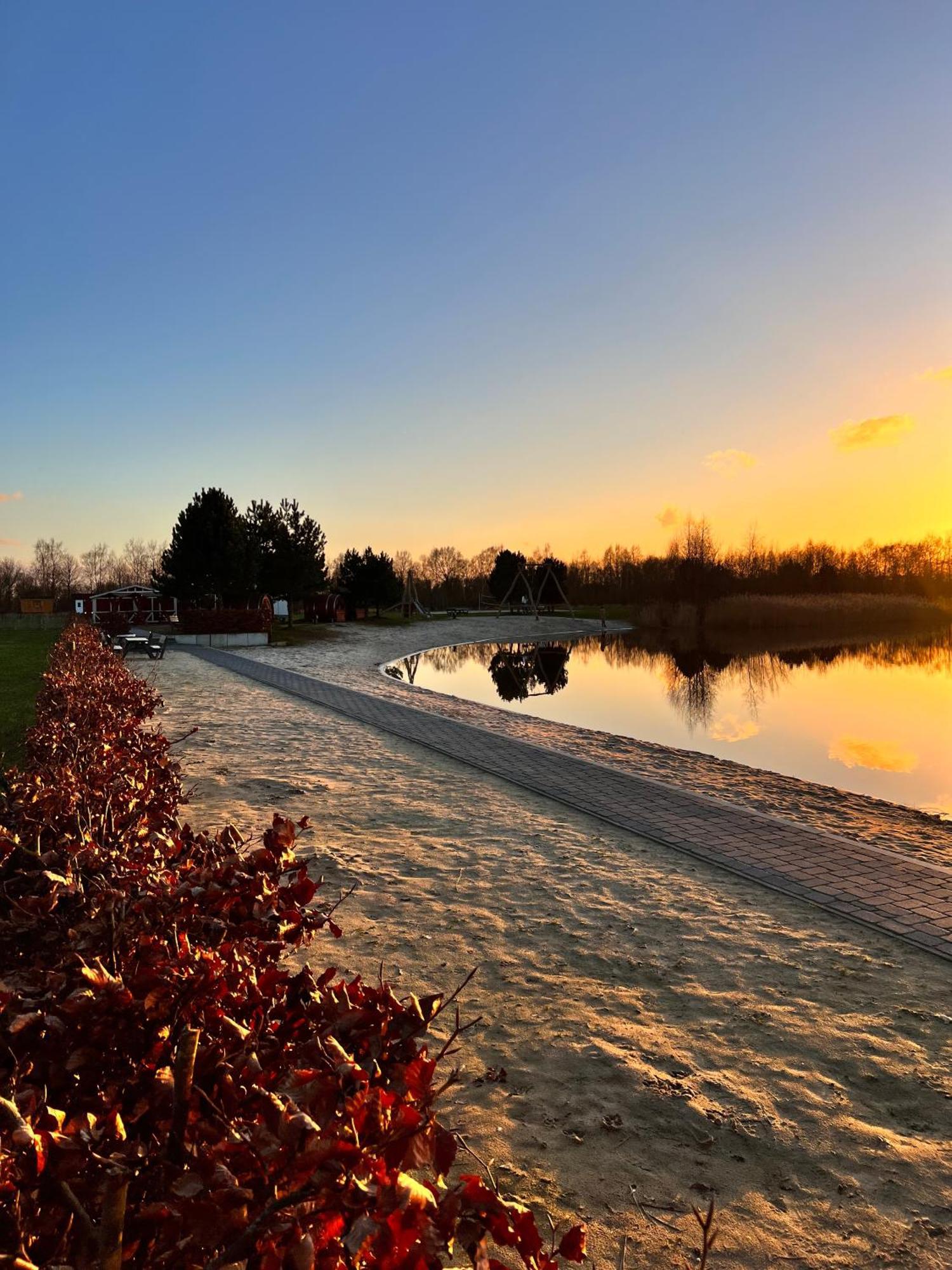 Veenland Hotel Haren Bagian luar foto