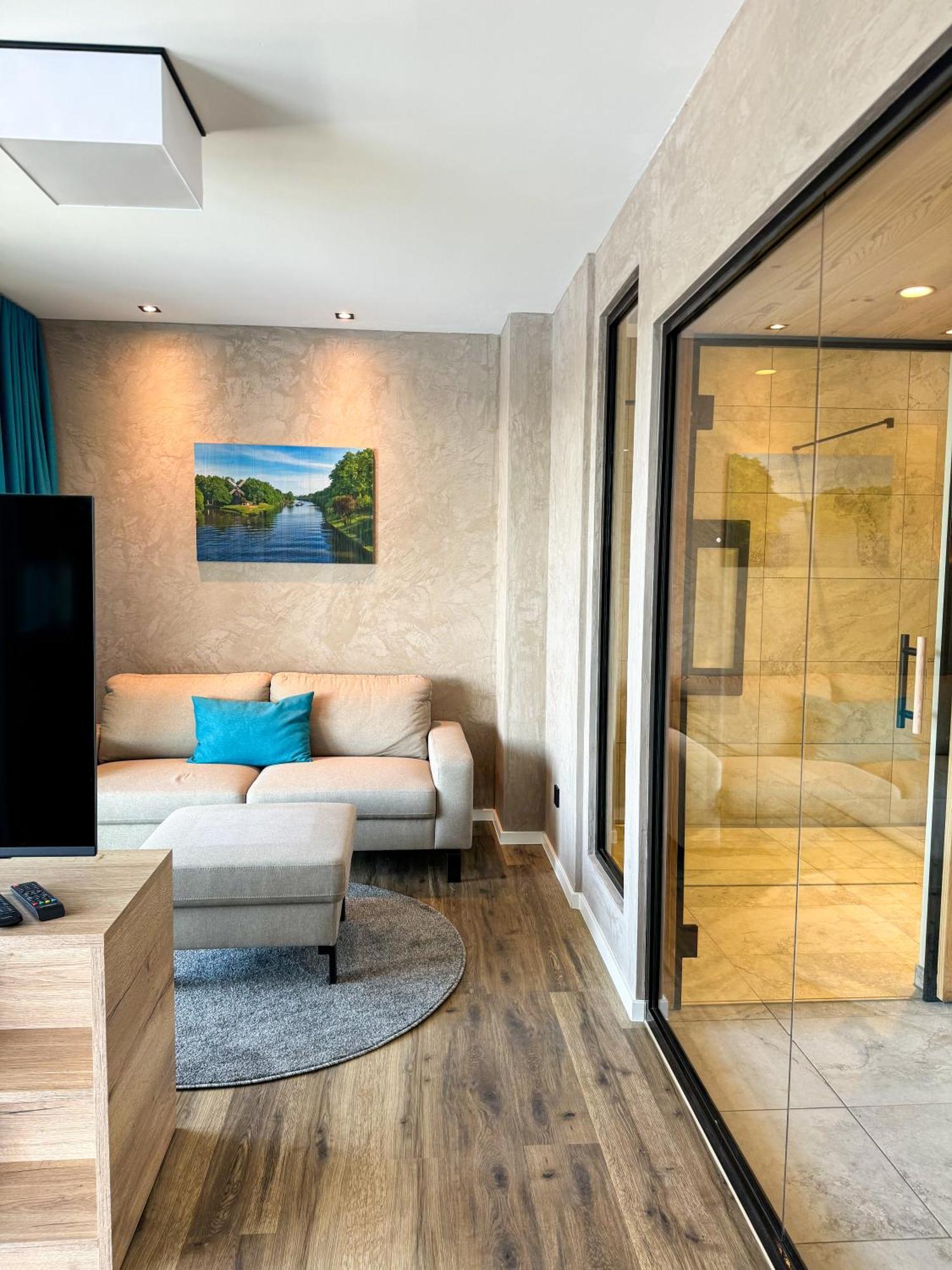 Veenland Hotel Haren Bagian luar foto